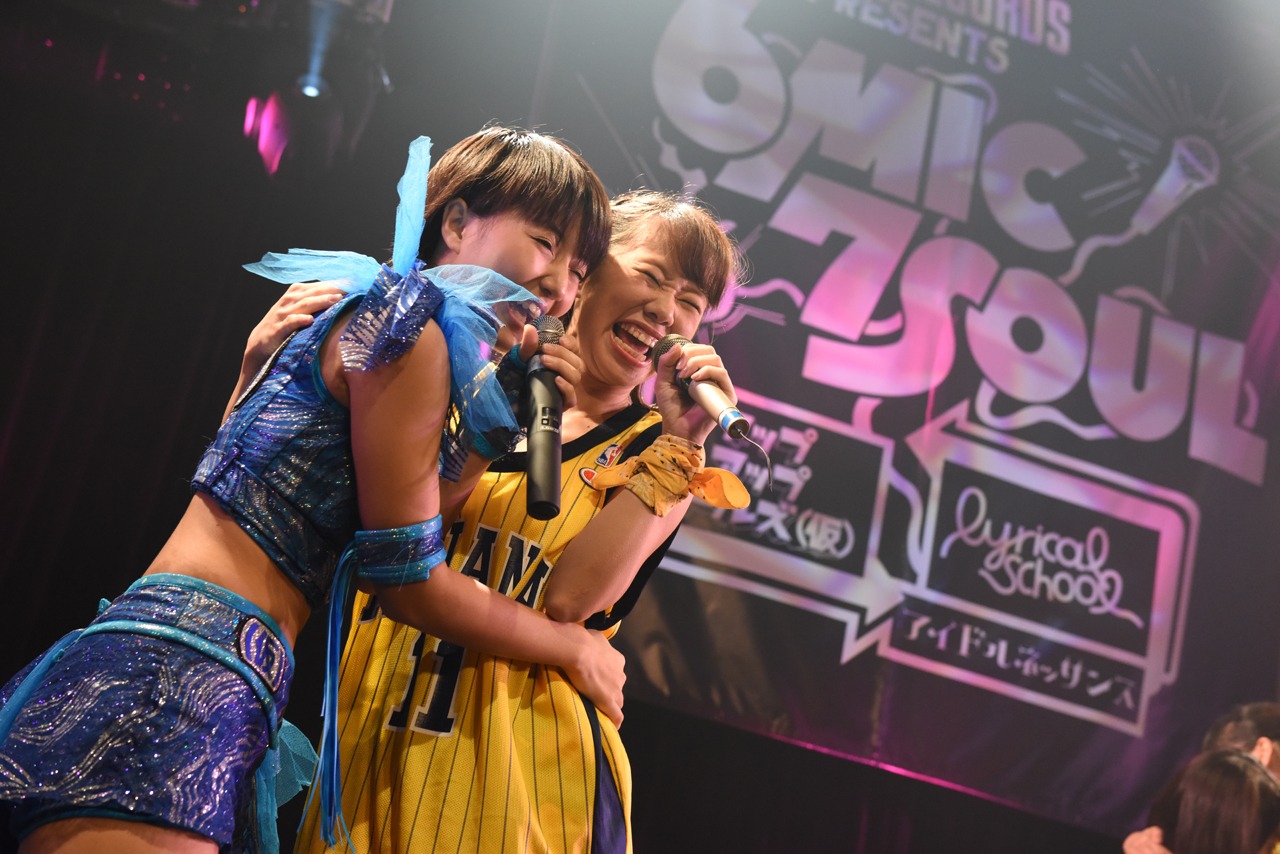 左から新井愛瞳（アップアップガールズ（仮））、ami（lyrical school）。