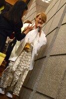 客席から登場したTo-i。