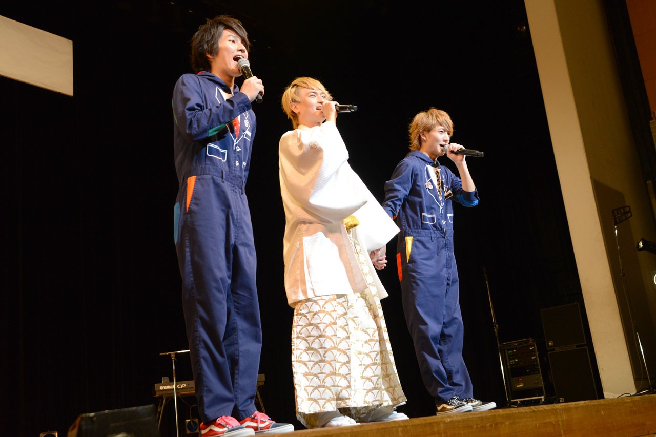 左からMASAKI、To-i、RYUJI。