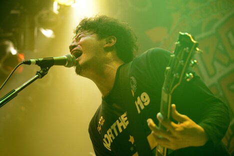 笠原健太郎（Vo, G / Northern19）（撮影：半田安政[showcase]）