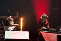 「Out of Control JAPAN Tour 2015」埼玉・さいたまスーパーアリーナ公演の様子。（写真提供：ソニー・ミュージックレコーズ）