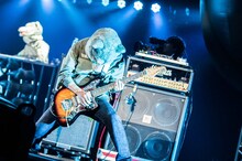 「Out of Control JAPAN Tour 2015」埼玉・さいたまスーパーアリーナ公演よりMAN WITH A MISSIONのライブの様子。（Photo by Nobuyuki Kobayashi & Daisuke Sakai）