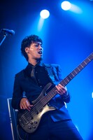 酒井亮輔（B）（撮影：木場ヨシヒト）