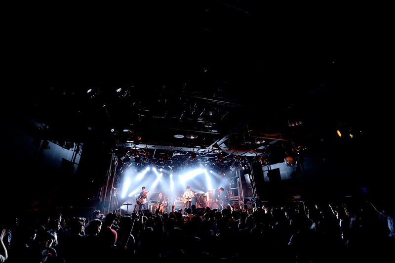 「GRAPEVINE club circuit 2015」広島公演の様子。（撮影：小原実）