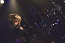 ASH DA HEROが10月15日に都内のライブハウスで行った、マスコミやディーラーを対象としたコンベンションライブの様子。（撮影：緒車寿一）