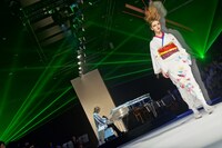 「YOSHIKIMONO FIRST COLLECTION」の様子。