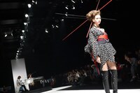 「YOSHIKIMONO FIRST COLLECTION」の様子。