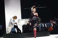 「YOSHIKIMONO FIRST COLLECTION」の様子。