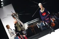 「YOSHIKIMONO FIRST COLLECTION」の様子。