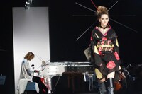 「YOSHIKIMONO FIRST COLLECTION」の様子。