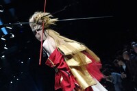 「YOSHIKIMONO FIRST COLLECTION」の様子。