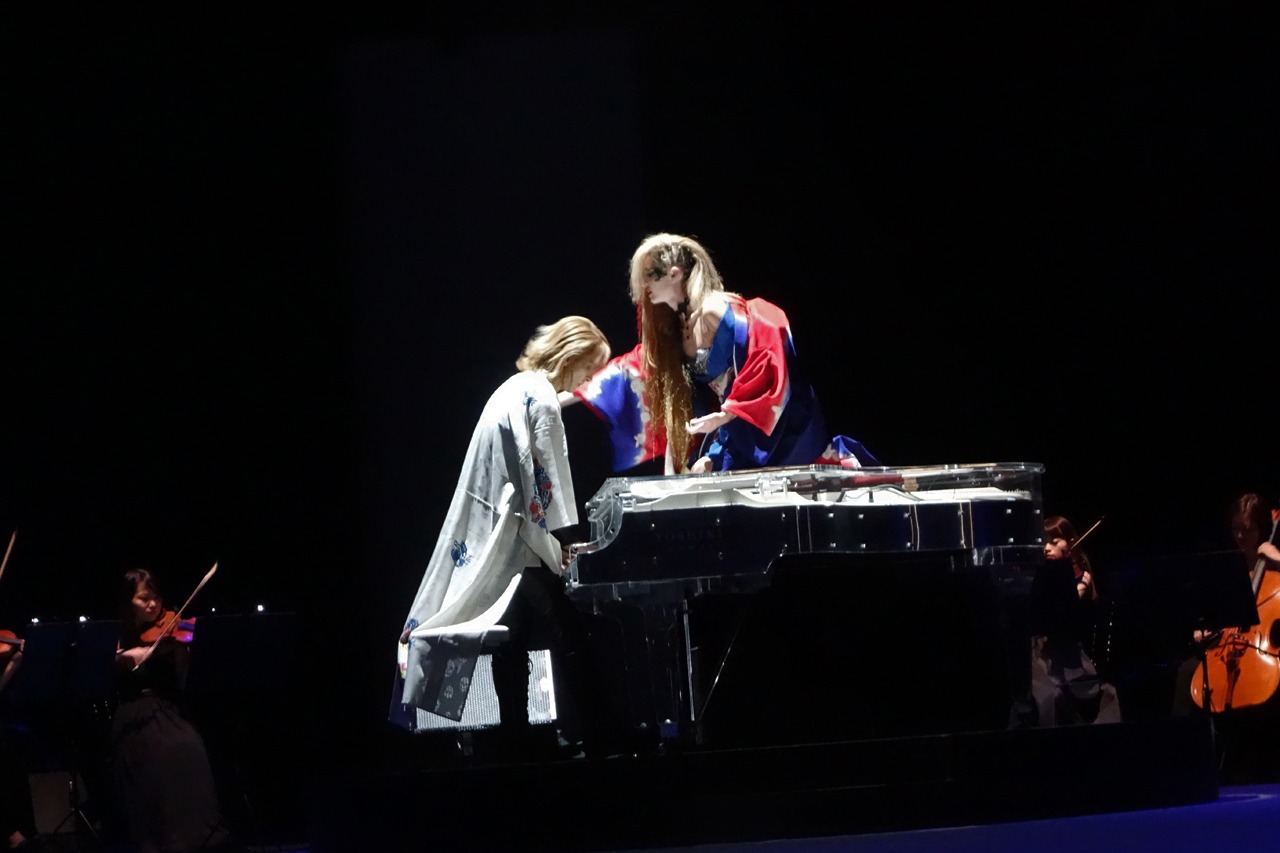 「YOSHIKIMONO FIRST COLLECTION」の様子。