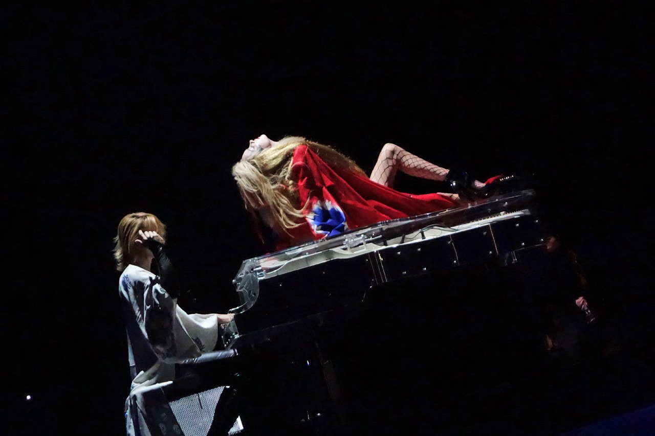 「YOSHIKIMONO FIRST COLLECTION」の様子。