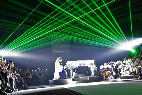 「YOSHIKIMONO FIRST COLLECTION」の様子。