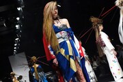 「YOSHIKIMONO FIRST COLLECTION」の様子。
