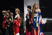 「YOSHIKIMONO FIRST COLLECTION」の様子。