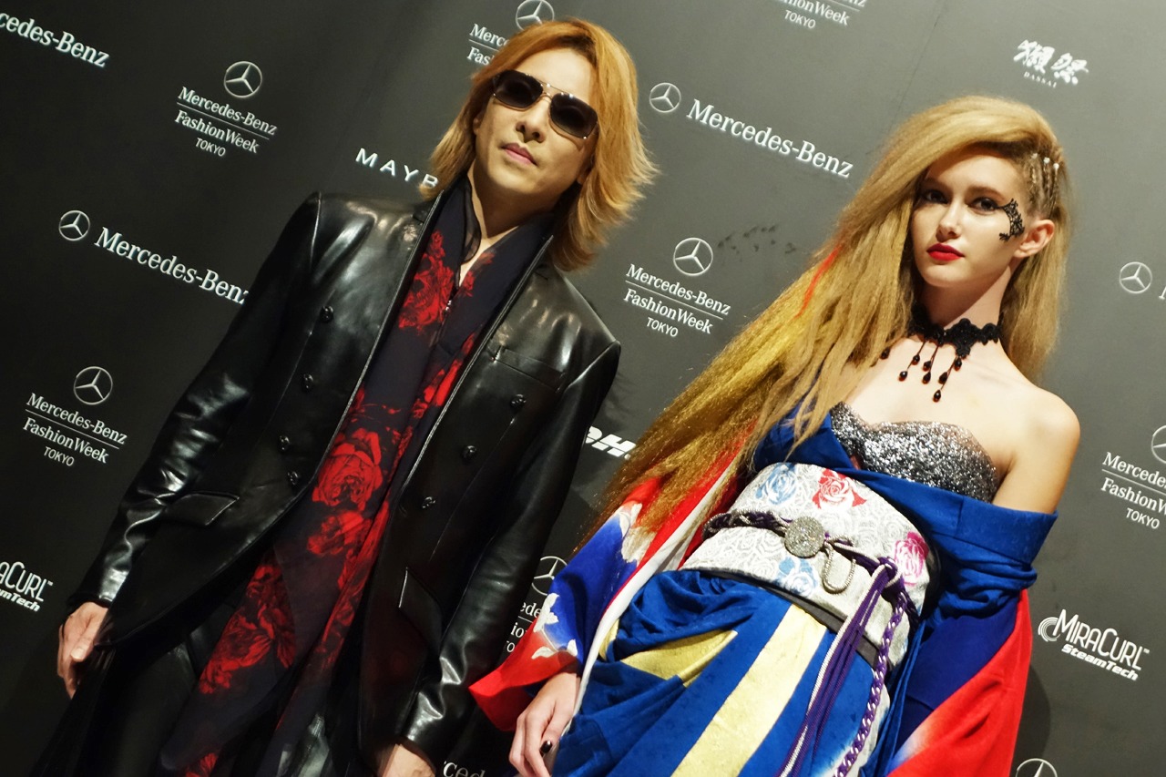 「YOSHIKIMONO FIRST COLLECTION」フォトセッションの様子。