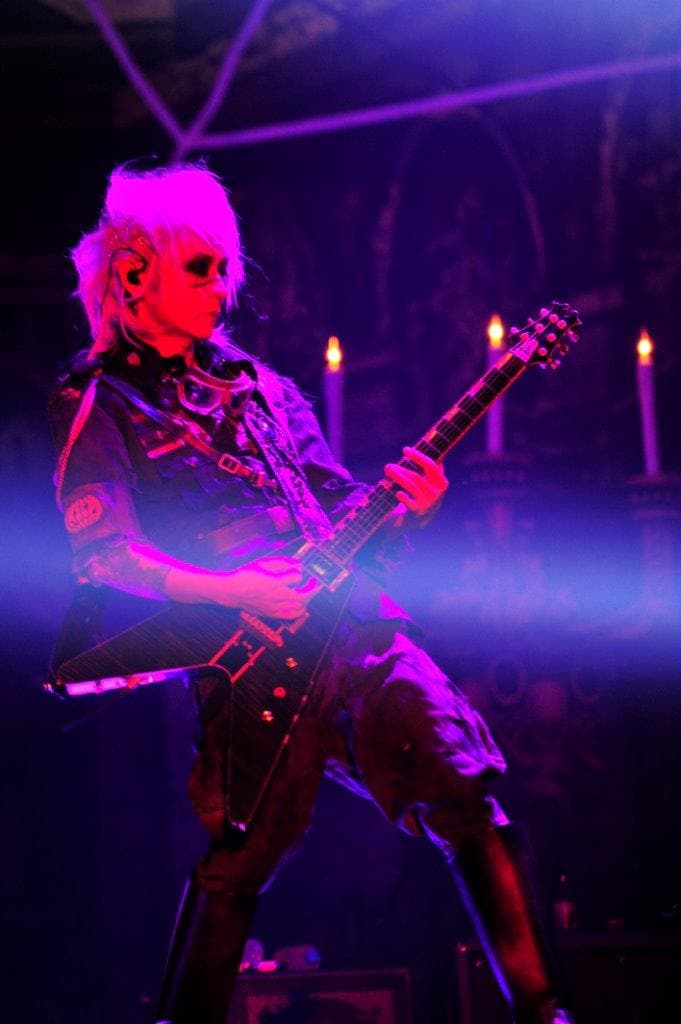 K.A.Z（G / VAMPS） - VAMPS「HALLOWEEN PARTY」神戸で開幕、豪華仮装