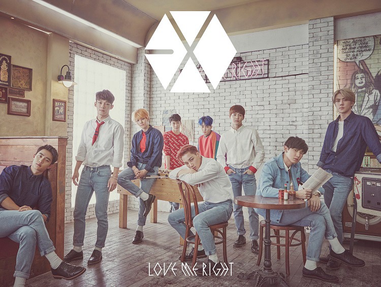 EXO「Love Me Right ～romantic universe～」CD+DVD盤スリーブジャケット
