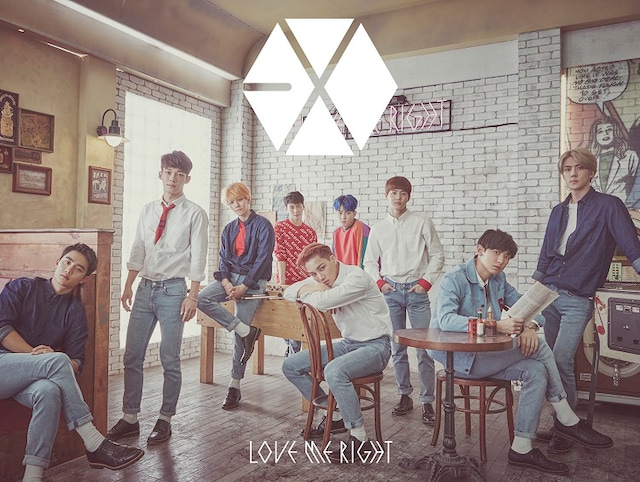 EXO「Love Me Right ～romantic universe～」CD+DVD盤スリーブジャケット