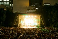 「QUTIMA Ver.19 SPECIAL OTHERS 野音2015」の様子。（Photo by KAZUHARU IGARASHI）