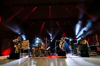 「QUTIMA Ver.19 SPECIAL OTHERS 野音2015」の様子。（Photo by KAZUHARU IGARASHI）