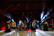 「QUTIMA Ver.19 SPECIAL OTHERS 野音2015」の様子。（Photo by KAZUHARU IGARASHI）