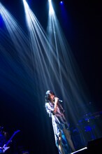 柴咲コウ「Ko Shibasaki Live Tour 2015『こううたう』」東京・東京国際フォーラム ホールA公演の様子。（撮影：田中聖太郎）