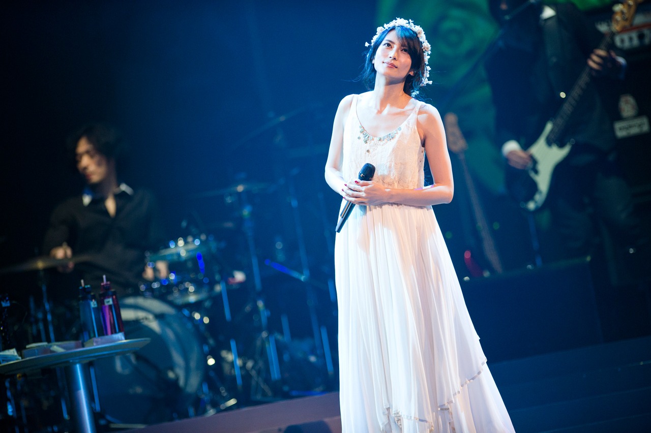 柴咲コウ「Ko Shibasaki Live Tour 2015『こううたう』」東京・東京国際フォーラム ホールA公演の様子。（撮影：田中聖太郎）