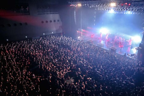 「BABYMETAL WORLD TOUR 2015 in JAPAN」Zepp DiverCity TOKYO公演2日目の様子。（Photo by Taku Fujii）