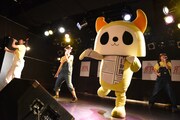 パンキング隊によるライブの様子。
