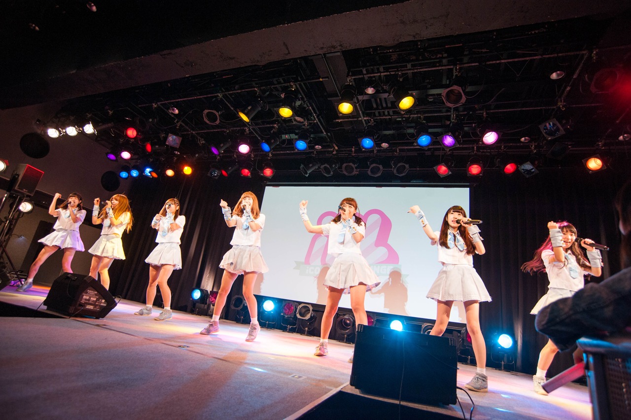 アキシブprojectによるライブの様子。