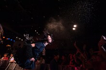 BELLRING少女ハートによるライブの様子。