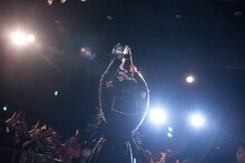 BELLRING少女ハートによるライブの様子。