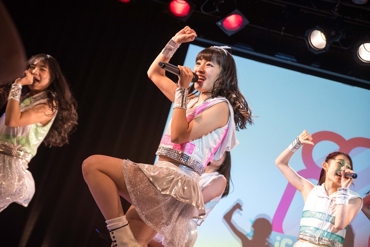 GEMによるライブの様子。