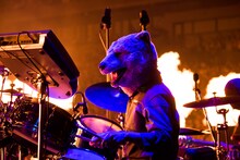 「Out of Control JAPAN Tour 2015」埼玉・さいたまスーパーアリーナ公演よりMAN WITH A MISSIONのライブの様子。（Photo by Nobuyuki Kobayashi & Daisuke Sakai）