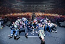 MAN WITH A MISSIONとZebrahead。（Photo by Nobuyuki Kobayashi & Daisuke Sakai）