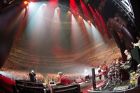 「Out of Control JAPAN Tour 2015」埼玉・さいたまスーパーアリーナ公演よりZebraheadのライブの様子。（Photo by Nobuyuki Kobayashi & Daisuke Sakai）