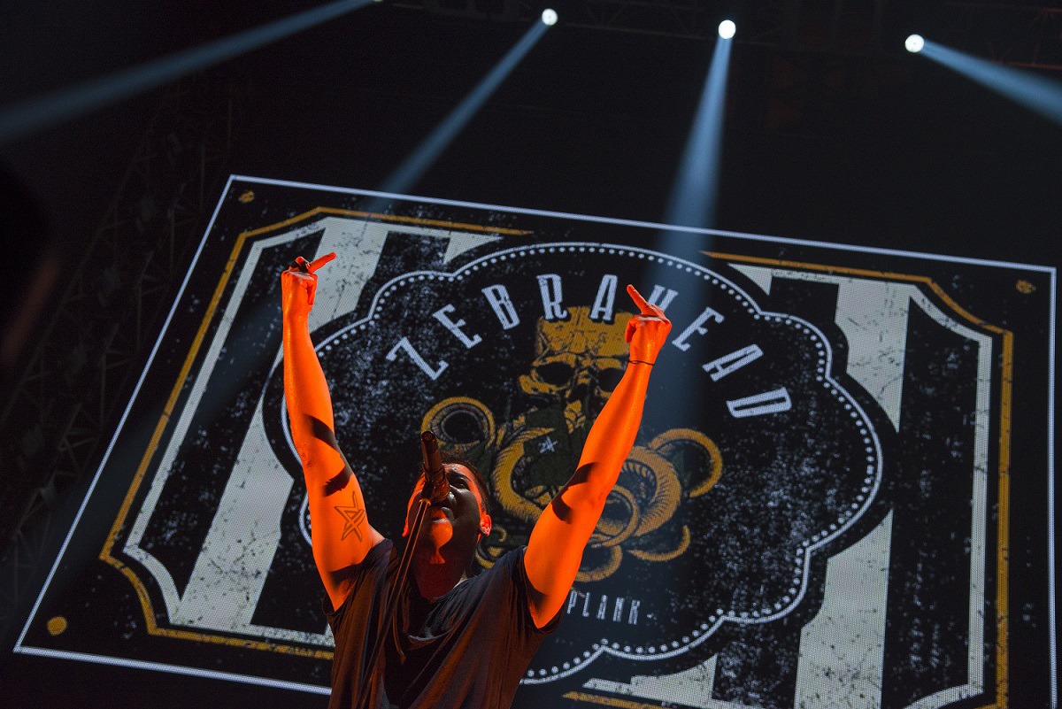 「Out of Control JAPAN Tour 2015」埼玉・さいたまスーパーアリーナ公演よりZebraheadのライブの様子。（Photo by Nobuyuki Kobayashi & Daisuke Sakai）