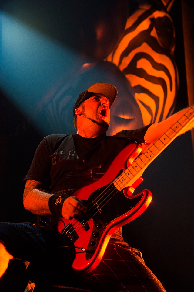 「Out of Control JAPAN Tour 2015」埼玉・さいたまスーパーアリーナ公演よりZebraheadのライブの様子。（Photo by Nobuyuki Kobayashi & Daisuke Sakai）