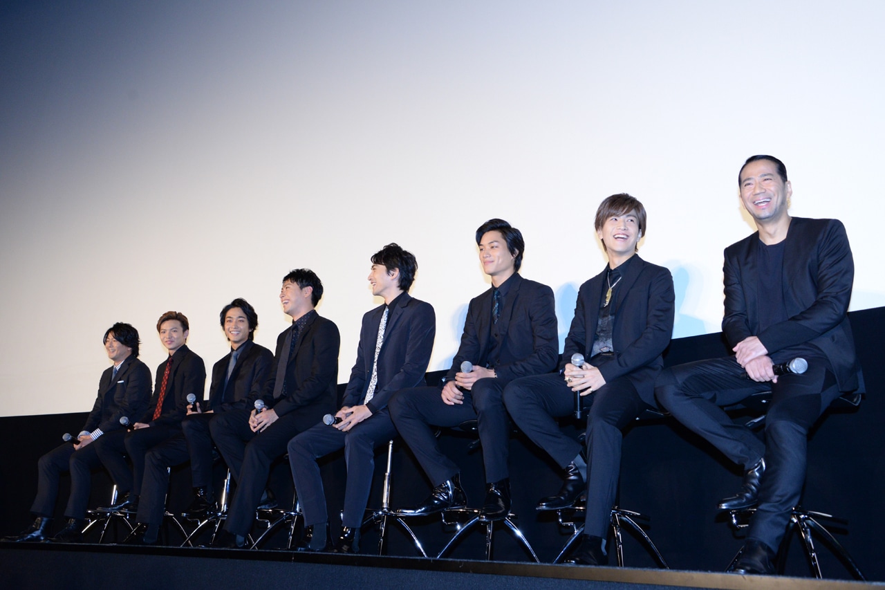 「HiGH&LOW ～THE STORY OF S.W.O.R.D.～」の完成披露舞台挨拶の様子。