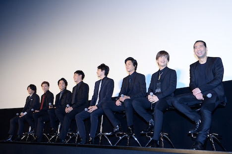 「HiGH&LOW ～THE STORY OF S.W.O.R.D.～」の完成披露舞台挨拶の様子。