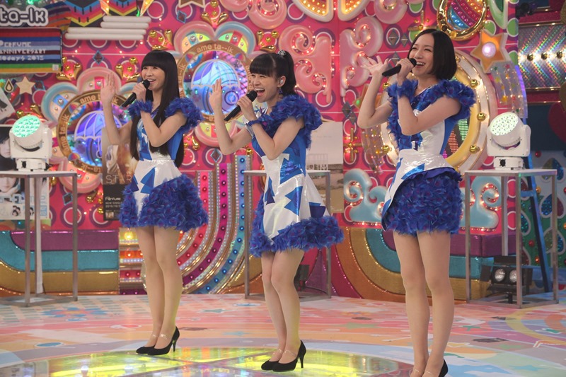 2015年の人気画像47位は「アメトーーク！に『Perfumeスゴイぞ芸人』集合！本人登場にスタジオ興奮」より、Perfume。（写真提供：テレビ朝日）