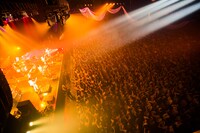 Czecho No Republic「『Santa Fe』リリース記念 聖なる行進TOUR スーパーファイナル × 一夜限りの結成5周年スペシャル」の様子。（撮影：山川哲矢）