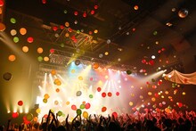 Czecho No Republic「『Santa Fe』リリース記念 聖なる行進TOUR スーパーファイナル × 一夜限りの結成5周年スペシャル」の様子。（撮影：山川哲矢）