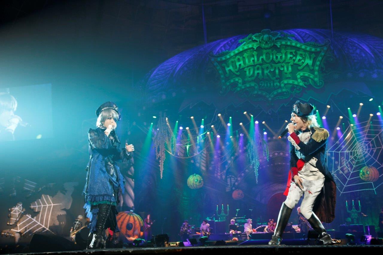 HYDE（Vo / VAMPS）とkyo（Vo / D'ERLANGER）。