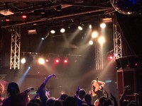 PassCodeのライブの様子。