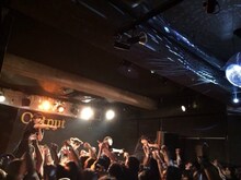 PassCodeのライブの様子。