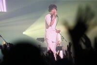 武井優心（Vo, B）（撮影：山川哲矢）