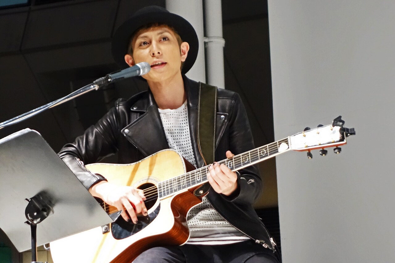 堂珍嘉邦「VOWS」発売記念ミニライブで新曲初披露＆ビートルズカバー